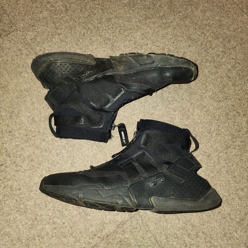 Rare Nike Air Huarache Gripp Sneakers | Triple Black | M8.5